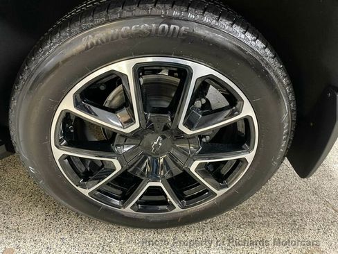 Used 2025 Chevrolet Tahoe RST w/ RST Capability Package image 9