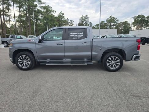 Used 2022 Chevrolet Silverado 1500 LT w/ Z71 Off-Road Package image 2