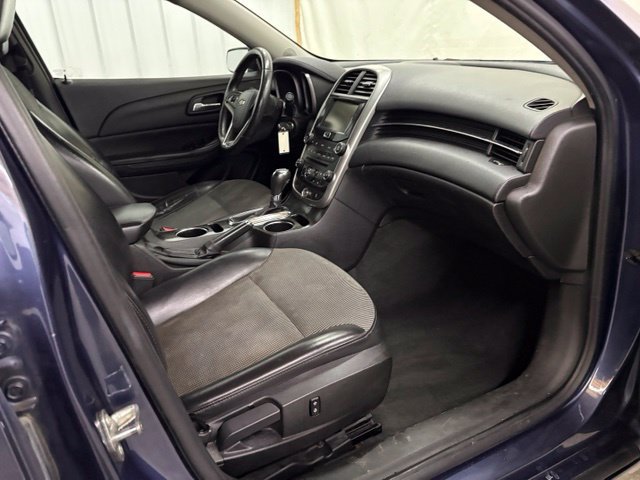 Used 2015 Chevrolet Malibu LT FWD image 16