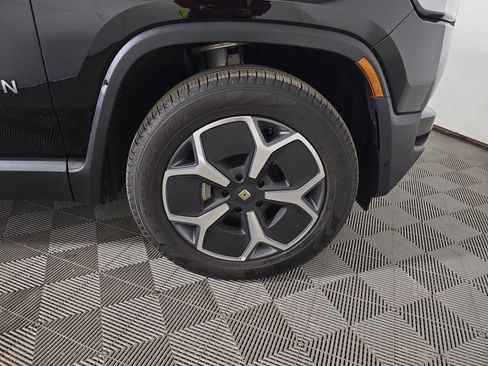 Used 2024 Rivian R1T Adventure image 11