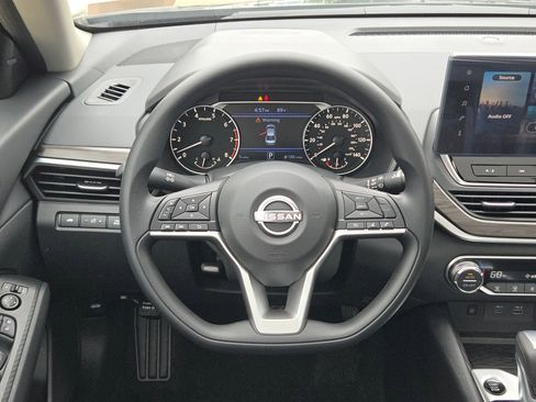 New 2026 Nissan Altima 2.5 SV FWD image 17