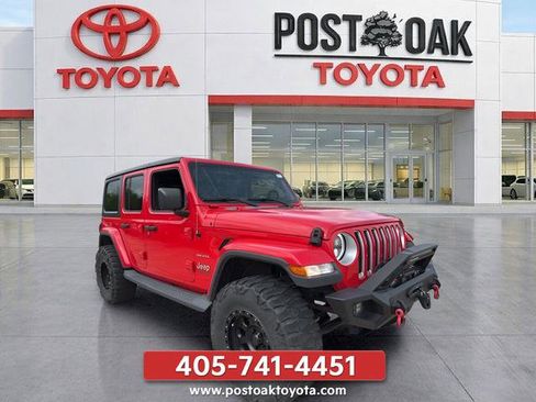 Used 2019 Jeep Wrangler Unlimited Sahara AWD/4WD image 3
