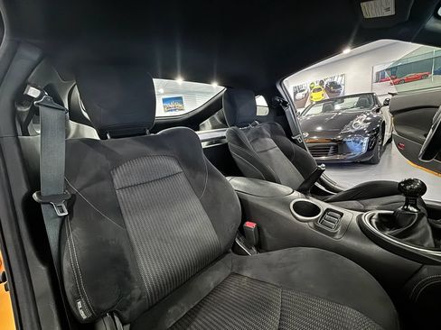 Used 2017 Nissan 370Z Coupe RWD image 13