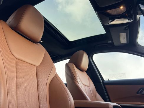 Used 2022 BMW 330i Sedan w/ Premium Package image 19