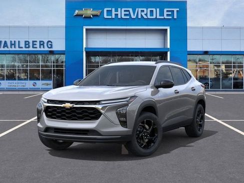 New 2026 Chevrolet Trax LT w/ Driver Confidence Package image 6