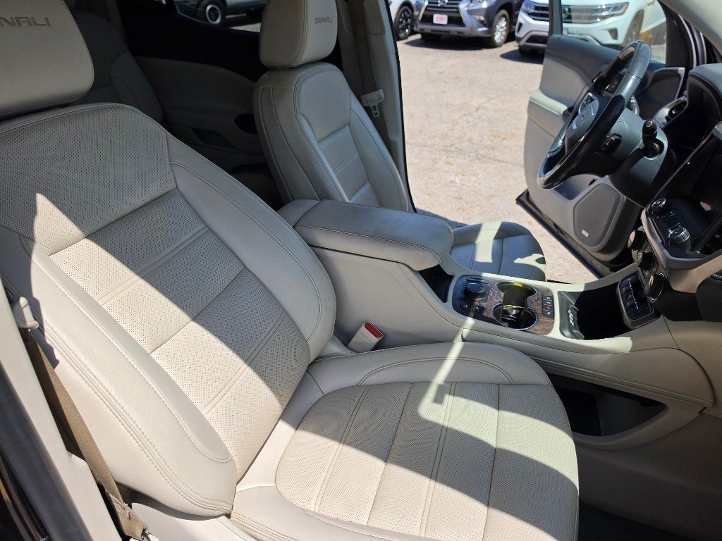 Used 2021 GMC Acadia Denali w/ Trailering Package AWD/4WD image 13