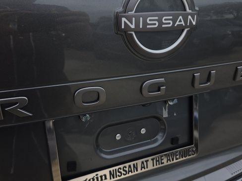 New 2026 Nissan Rogue SV FWD image 31