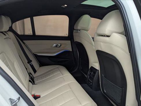 Used 2020 BMW 330i Sedan w/ Convenience Package RWD image 18
