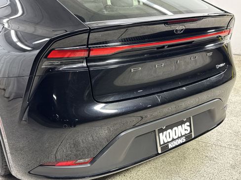 Used 2025 Toyota Prius LE image 29