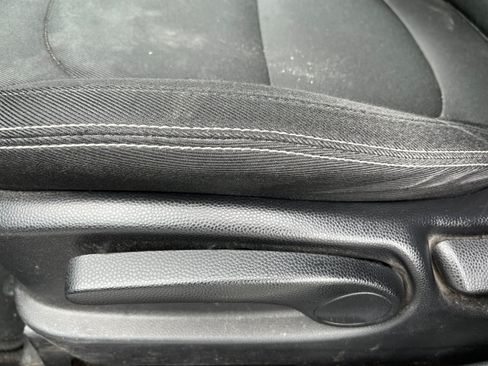 Used 2017 Kia Soul + FWD image 10