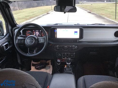 Used 2024 Jeep Gladiator Sport image 17