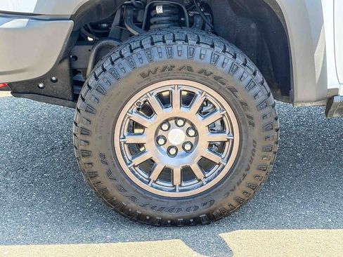 Used 2022 Chevrolet Colorado ZR2 w/ Colorado ZR2 Bison Edition AWD/4WD image 11