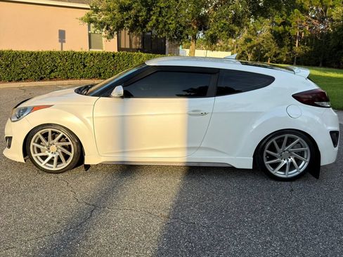 Used 2016 Hyundai Veloster Turbo FWD image 8