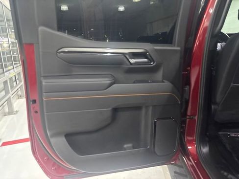 Used 2025 GMC Sierra 1500 AT4 w/ AT4 Premium Package AWD/4WD image 32