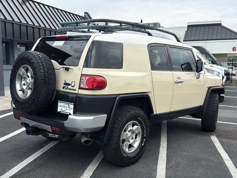 Used 2008 Toyota FJ Cruiser 4WD image 3
