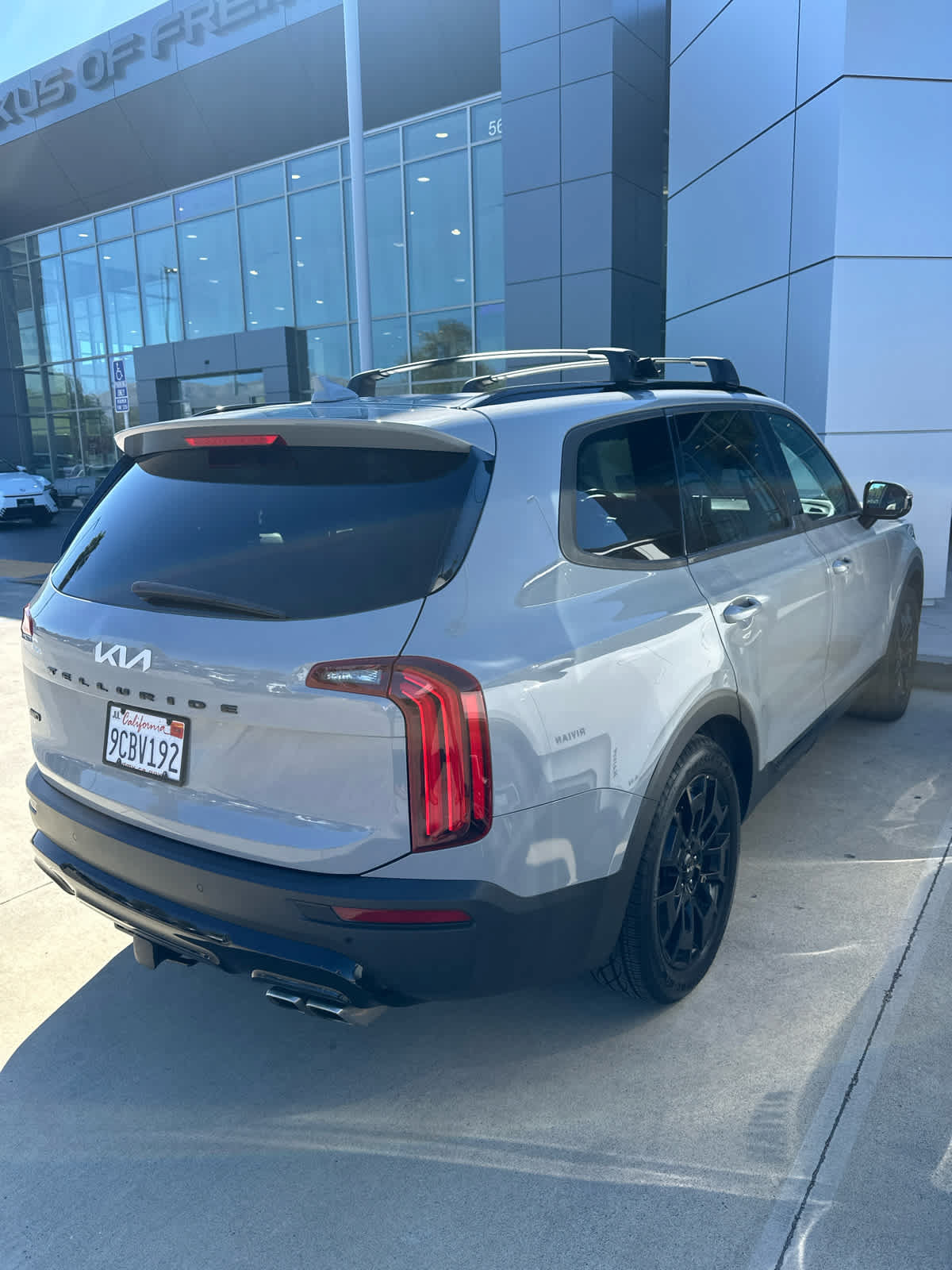 Used 2022 Kia Telluride SX w/ SX Prestige Package AWD/4WD image 3