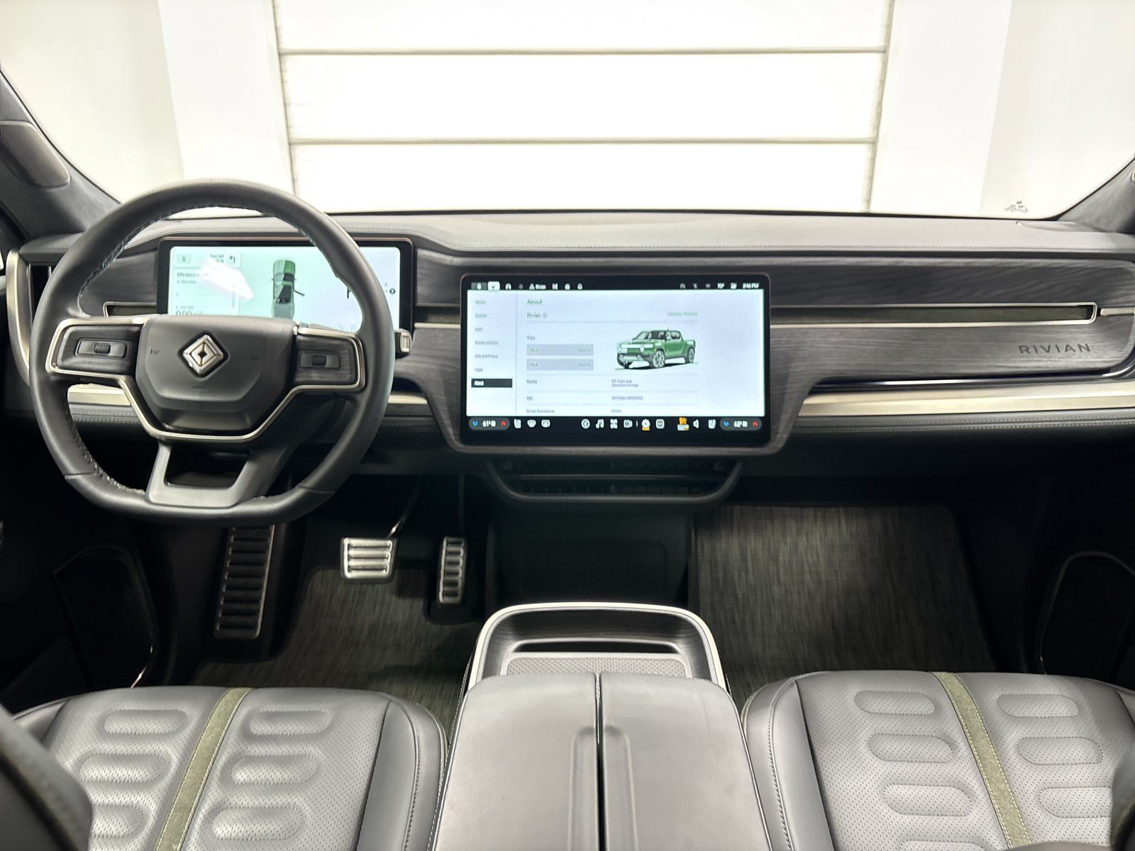 Used 2024 Rivian R1T Adventure Dual AWD/4WD image 25
