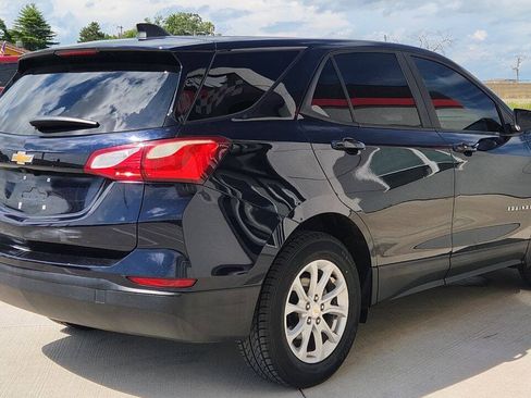 Used 2020 Chevrolet Equinox LS w/ LS Convenience Package FWD image 6