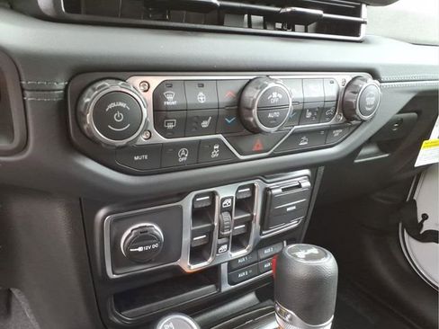 New 2026 Jeep Wrangler Unlimited Sahara AWD/4WD image 22