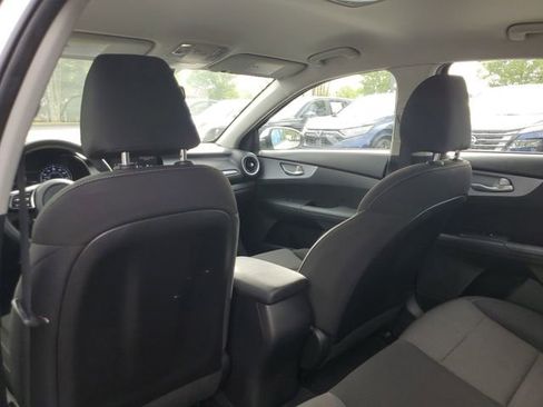 Used 2023 Kia Forte LXS w/ LXS Technology Package FWD image 12