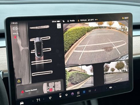 Used 2023 Tesla Model Y Performance image 17