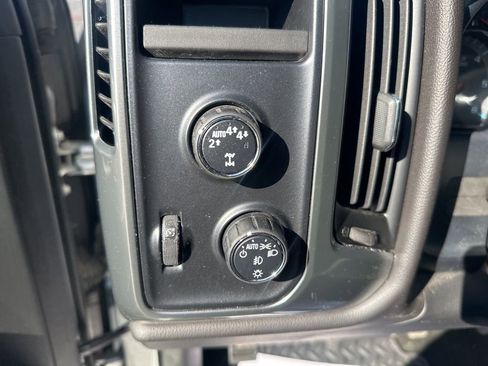 Used 2018 Chevrolet Silverado 1500 LT w/ All Star Edition image 15