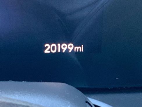 Used 2024 Buick Envista Preferred w/ Convenience II Package image 13