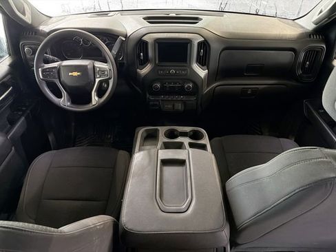 Used 2022 Chevrolet Silverado 2500 Custom w/ Custom Value Package image 10