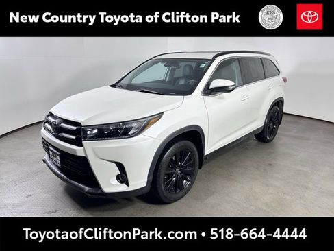 Used 2019 Toyota Highlander SE image 7