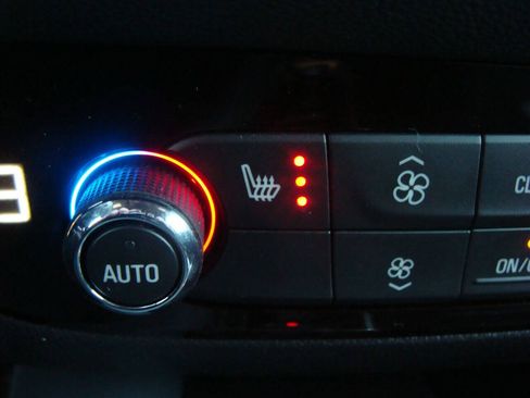 Used 2023 Buick Enclave Essence w/ Experience Buick Package FWD image 8