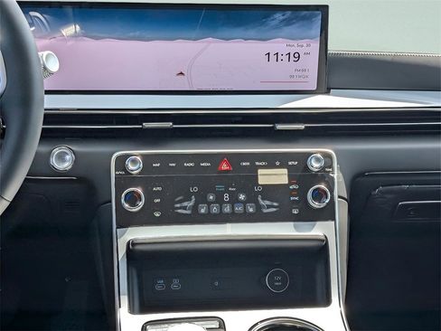 Used 2025 Genesis GV80 2.5T image 14