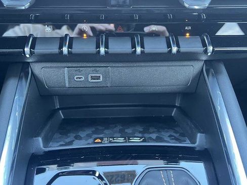 New 2026 GMC Canyon AT4 w/ AT4 Premium Package image 6