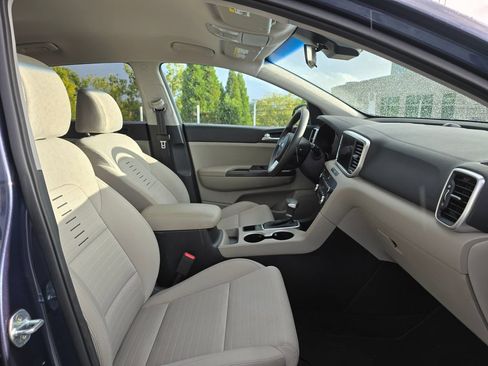 Certified 2022 Kia Sportage LX w/ LX AWD Value Edition Package image 11
