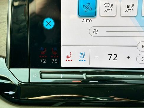 Used 2024 Volkswagen Atlas SE image 26