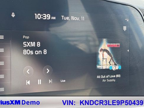 Used 2023 Kia Niro EX Touring image 31