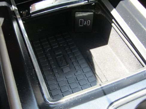 Used 2023 Lincoln Corsair AWD w/ Equipment Group 101A image 37