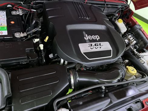 Used 2012 Jeep Wrangler Sport AWD/4WD image 28