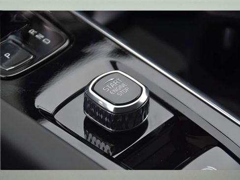 Certified 2026 Volvo XC60 B5 Core w/ Protection Package Premier image 37