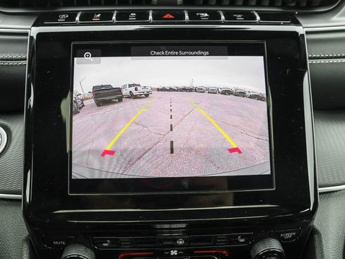 New 2025 Jeep Grand Cherokee Altitude image 19