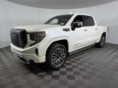 Used 2024 GMC Sierra 1500 Denali Ultimate image 3
