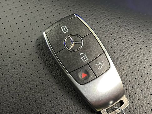 Used 2024 Mercedes-Benz GLE 350 4MATIC image 38