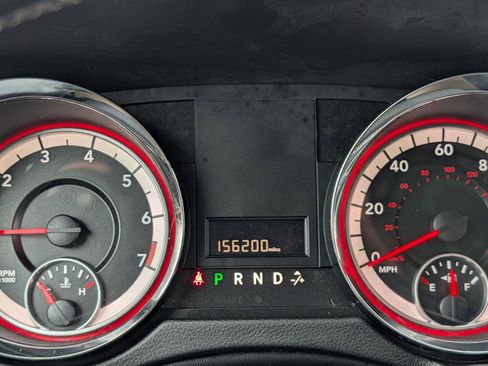 Used 2018 Dodge Grand Caravan SXT w/ Blacktop Package image 27