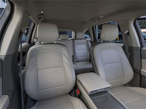 New 2025 Lincoln Nautilus Premier image 10