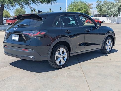 Certified 2025 Honda HR-V LX image 4