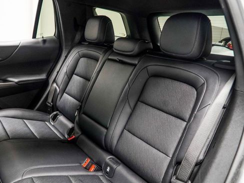 Used 2025 Chevrolet Equinox LT w/ Convenience Package II image 41