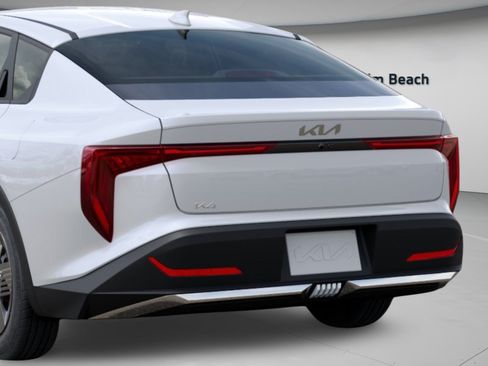 New 2026 Kia K4 FWD image 27
