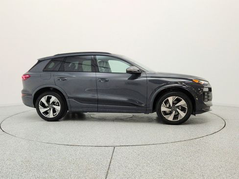 Used 2025 Audi Q6 e-tron Premium AWD/4WD image 4