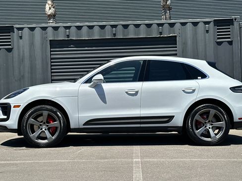 Certified 2023 Porsche Macan S AWD/4WD image 2
