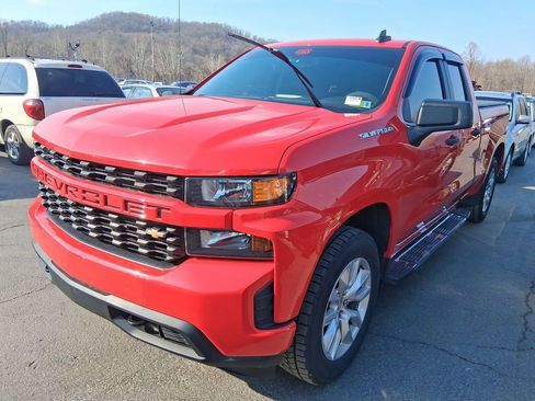 Used 2019 Chevrolet Silverado 1500 Custom w/ Custom Value Package image 2