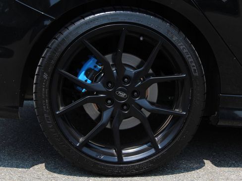 Used 2017 Ford Focus RS AWD/4WD image 31